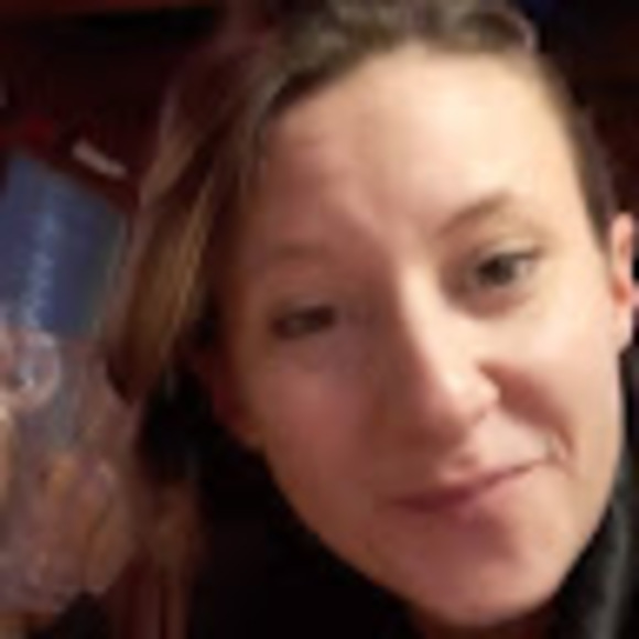 Meet your Posher, Valerie - Picture 1 of 1